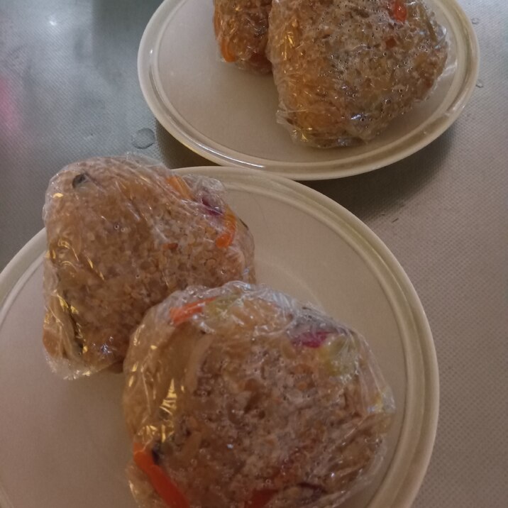 さつまいもとごぼうとベーコンの炊き込みご飯